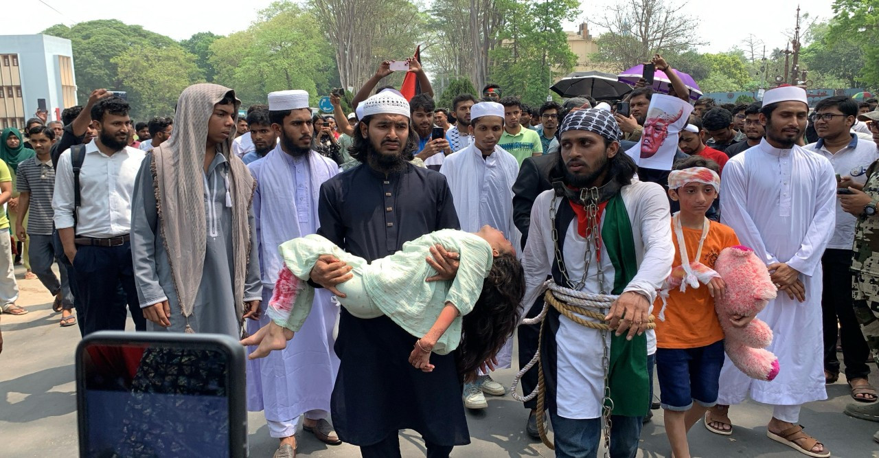 গাজায় ইসরায়েলি গণহত্যার প্রতিবাদে রাজশাহীতে বিভিন্ন সংগঠনের বিক্ষোভ