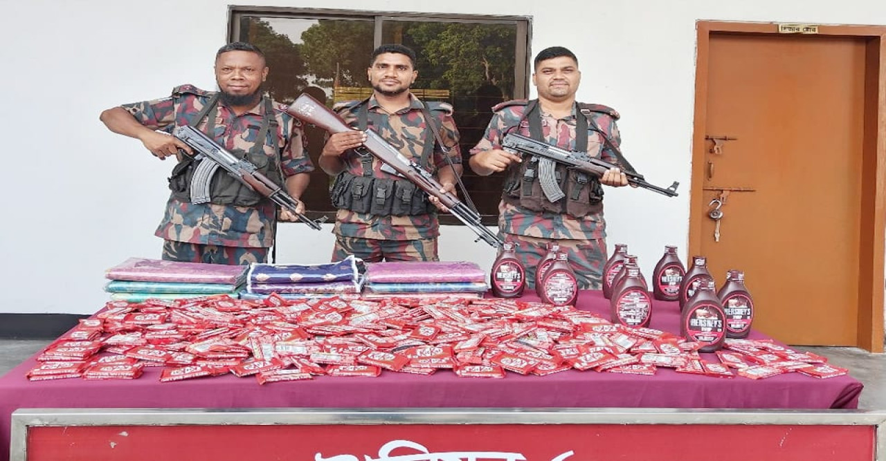 বিজিবির অভিযানে সাড়ে ৫ লাখ ৪০ হাজার টাকার ভারতীয় বিভিন্ন পণ্য আটক
