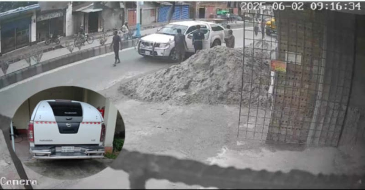 নেসকোর গাড়িতে পিষ্ট হয়ে ভ্যানচালকের মৃত্যু