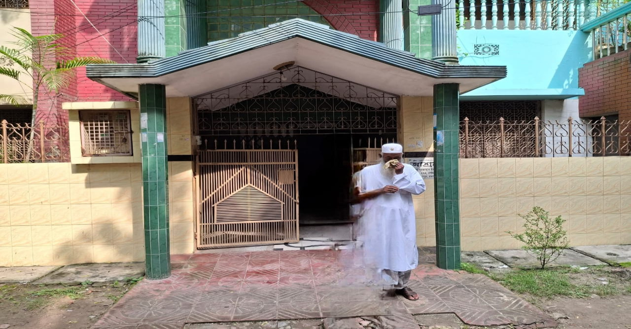 পাইলট তৌকিরের মরদেহের অপেক্ষায়  স্বজনরা _কান্নায় মুর্ছা যাচ্ছেন নানা