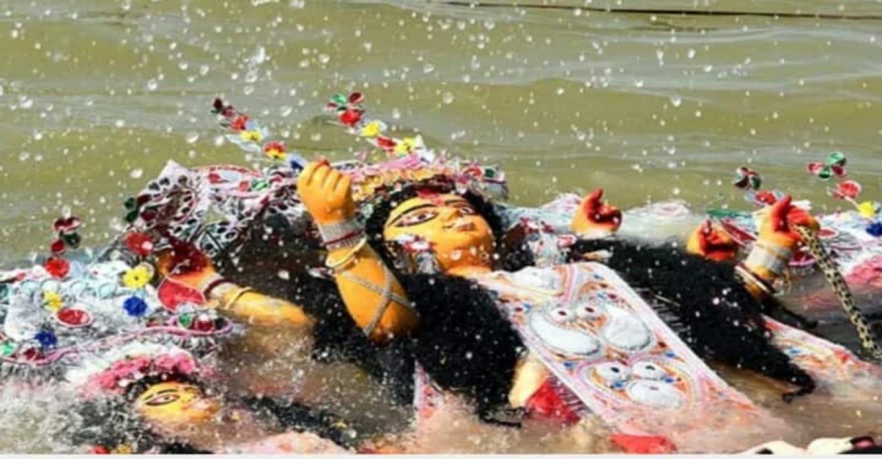 শার্শা উপজেলায়  প্রতিমা বিসর্জনের মধ্য দিয়ে শেষ হচ্ছে শারদীয় উৎসব