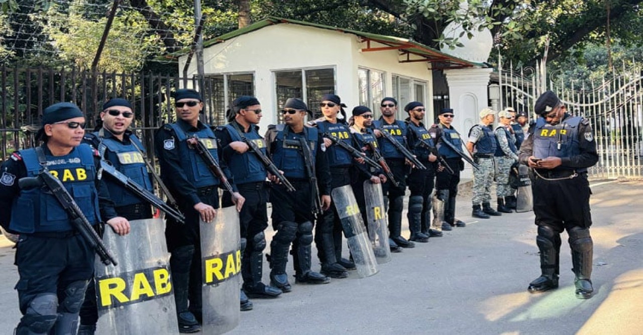 হাসিনার মামলার রায়কে ঘিরে রাজধানীতে কঠোর নিরাপত্তা