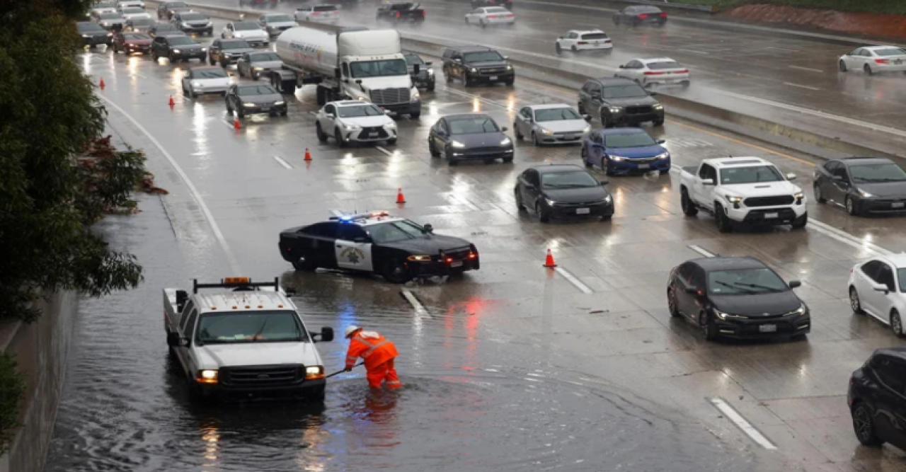 বড়দিনে শক্তিশালী ঝড়ের কবলে ক্যালিফোর্নিয়ার দক্ষিণাঞ্চল