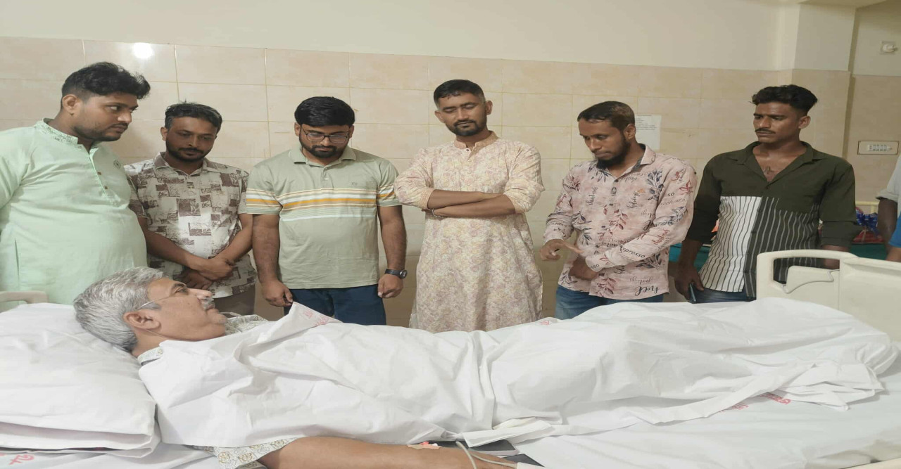 বিএনপি নেতা মিলন'কে দেখতে গেলেন গণ অধিকার পরিষদ নেতৃবৃন্দ
