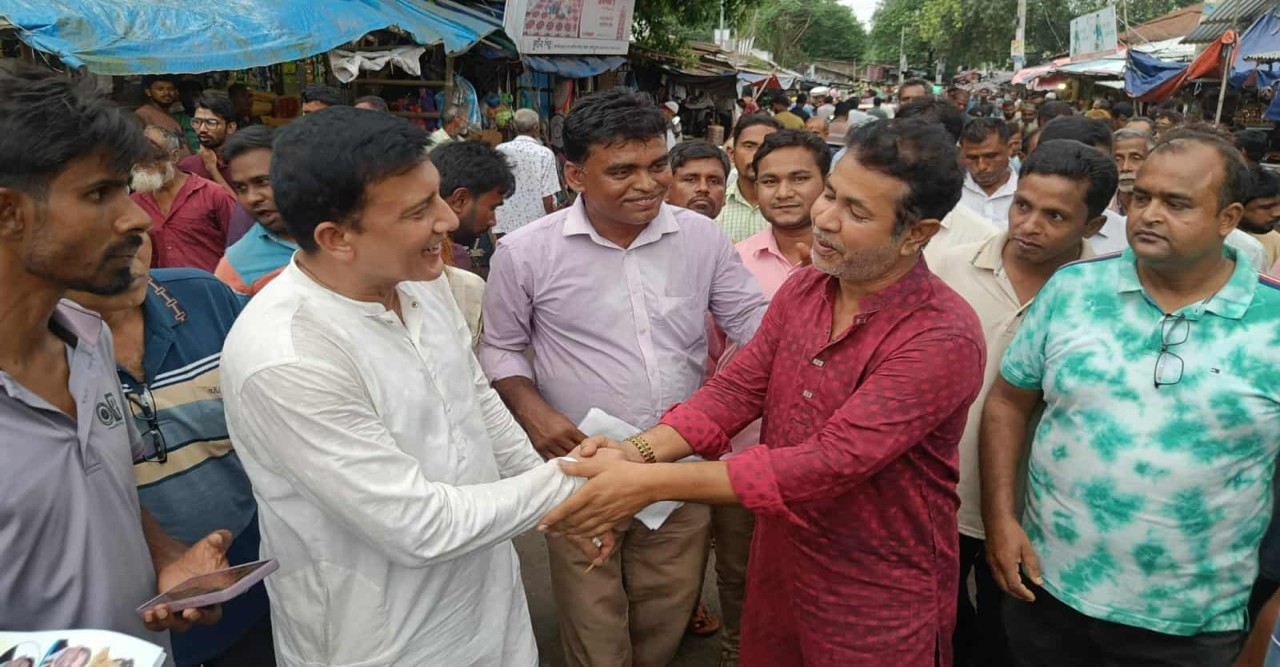 বাগমারা'য় ধানের শীষের মনোনয়ন প্রত্যাশী মেজর আব্দুল্লাহ আল ফারাবীর গণসংযোগ
