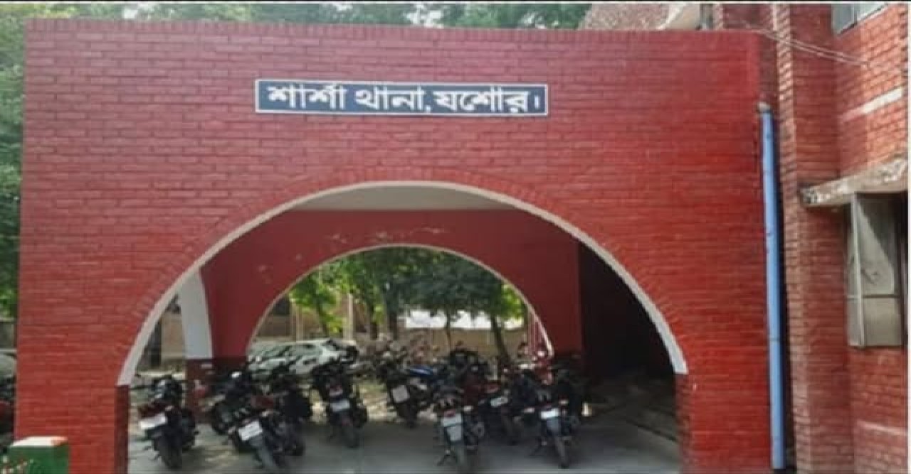 শার্শায় মাদক ব্যবসায়ীর ছুরিকাঘাতে পুলিশ কনস্টেবল আহত