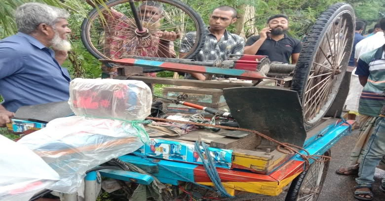বাগমারা'য় ট্রাক ও ভ্যানের সংঘর্ষে নিহত(২) শিশু'সহ আহত-(৩)