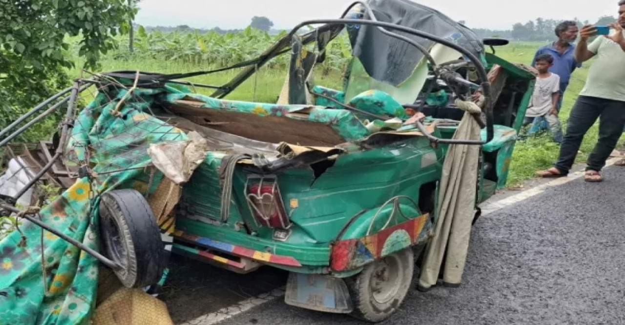 নওগাঁয় অটোরিকশা-ভটভটির সংঘর্ষে নিহত ২