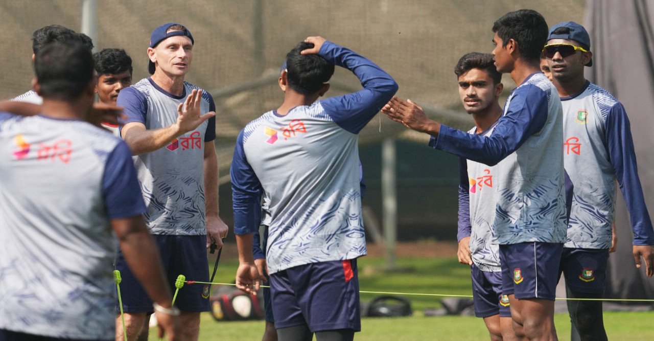 আজিজুল তামিমের নেতৃত্বে শ্রীলঙ্কা সিরিজের দল ঘোষণা বাংলাদেশের