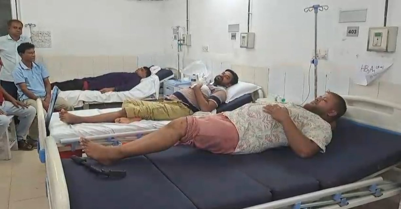 ঢাকায় বিজয় র‍্যালিতে যাওয়ার পথে সাভারে মর্মান্তিক সড়ক দুর্ঘটনা