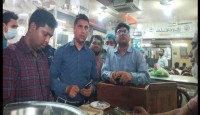 যশোরে ভোক্তা অধিকার অধিদপ্তরের অভিযানে তিন প্রতিষ্ঠানকে ৮০ হাজার টাকা জরিমানা