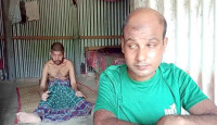 ৭৬ বছর বয়সী বাবার কাঁধে ২ প্রতিবন্ধী সন্তান, মানবেতর জীবনযাপন