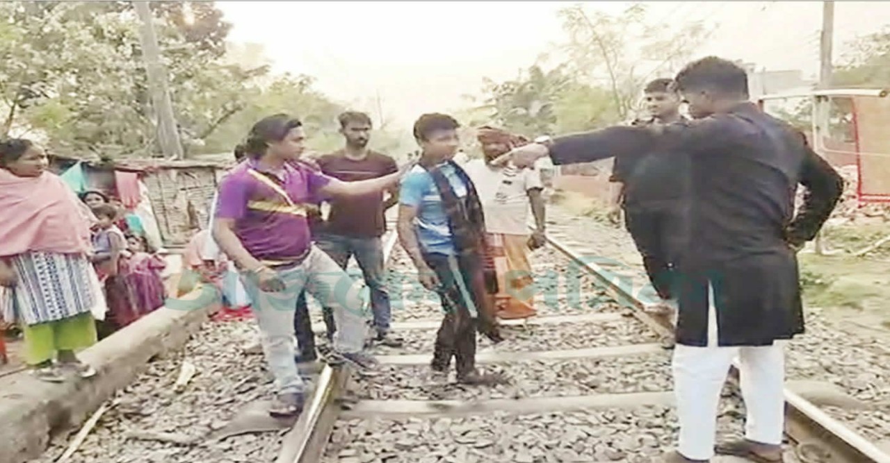 প্রশাসনের গড়িমসি, জনতার রুখে দাঁড়ানো : ভদ্রা বস্তিকে মাদকমুক্ত করার সাহসী লড়াই