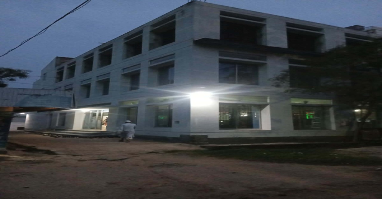মসজিদে নামাজ পড়াচ্ছিলেন ইমাম, মোটরসাইকেল নিয়ে গেল চোর