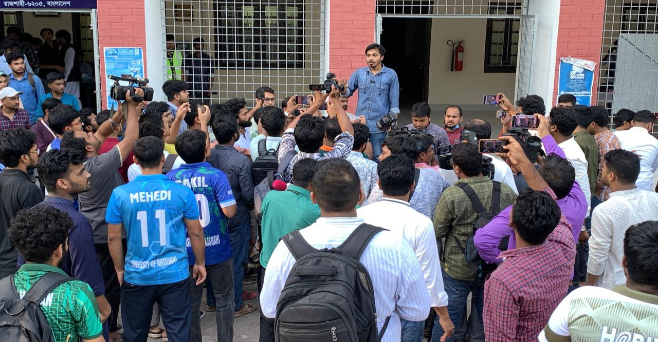 রাকসু নির্বাচন: মনোনয়ন ফরম বিতরণর সময় ৫ দিন বাড়িয়ে ৩১ আগস্ট পর্যন্ত করা হয়েছে