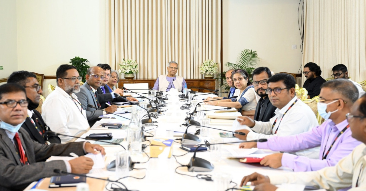 প্রধান উপদেষ্টা সমাজসেবা মন্ত্রণালয়কে কেলেঙ্কারি রোধ এবং ঝুঁকিপূর্ণদের কাছে পৌঁছানোর জন্য একটি ব্যবস্থা গড়ে তোলার আহ্বান