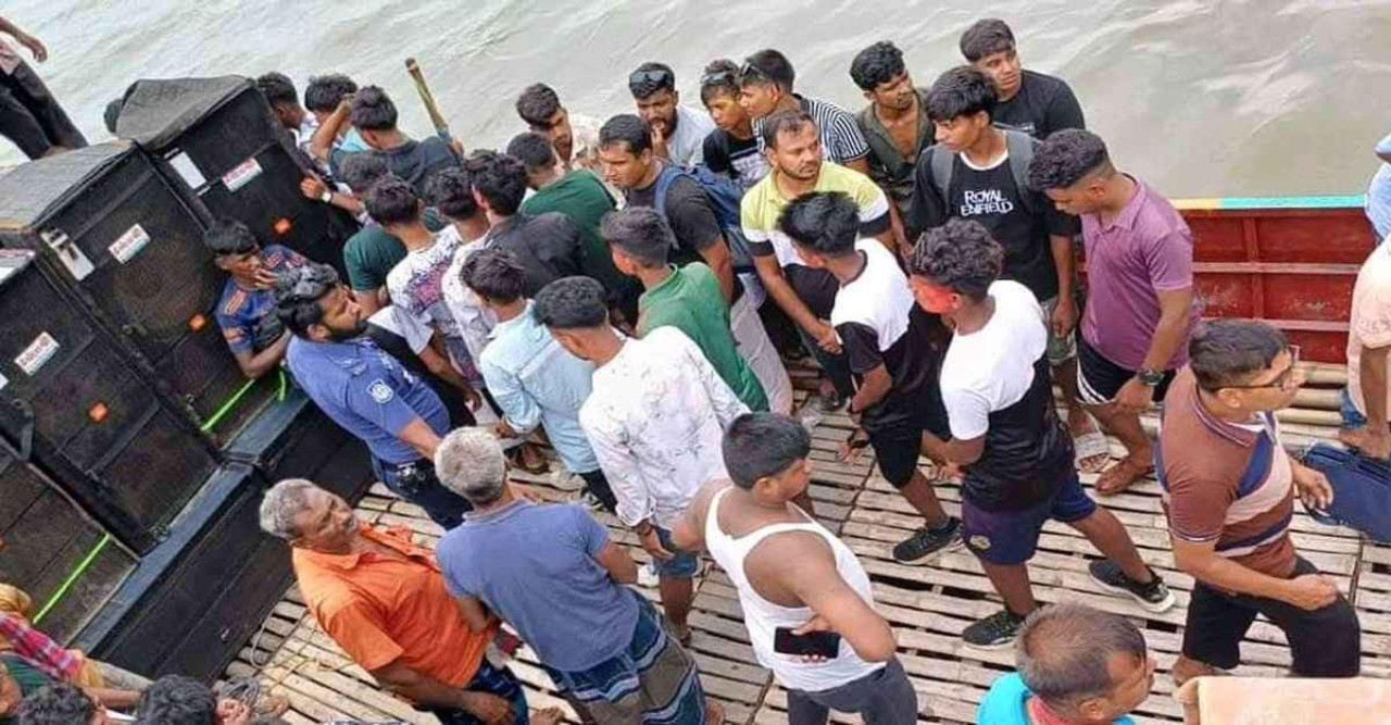 চলনবিলে পর্যটকের নৌকায় গাঁজা-মদ জব্দ, দুইজনের কারাদণ্ড