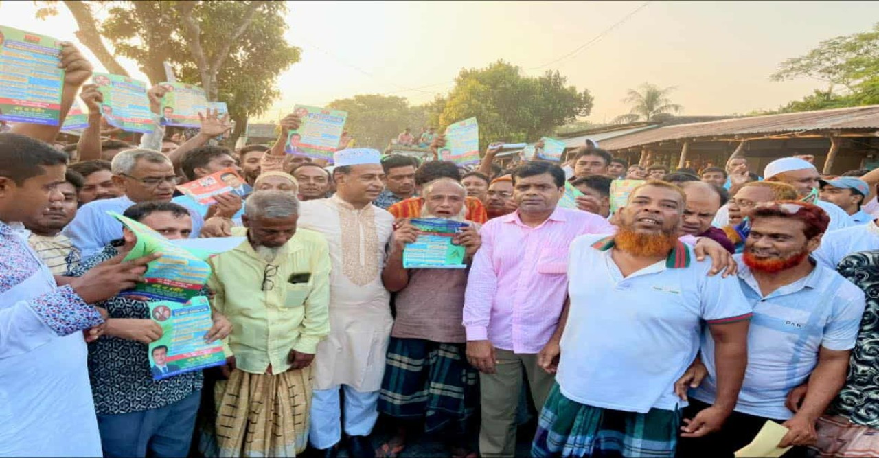 মান্দায় ৩১ দফা বাস্তবায়নের লক্ষ্যে কেন্দ্রীয় বিএনপি নেতা এম এ মতীনের ব্যাপক গণসংযোগ ও লিফলেট বিতরণ
