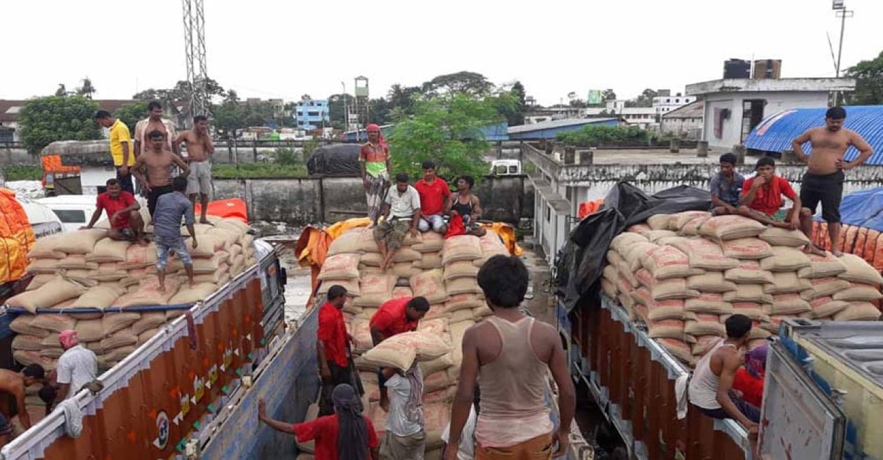 ভারত থেকে এলো ২৪৮৫ টন চাল, বাজারে দাম অপরিবর্তিত