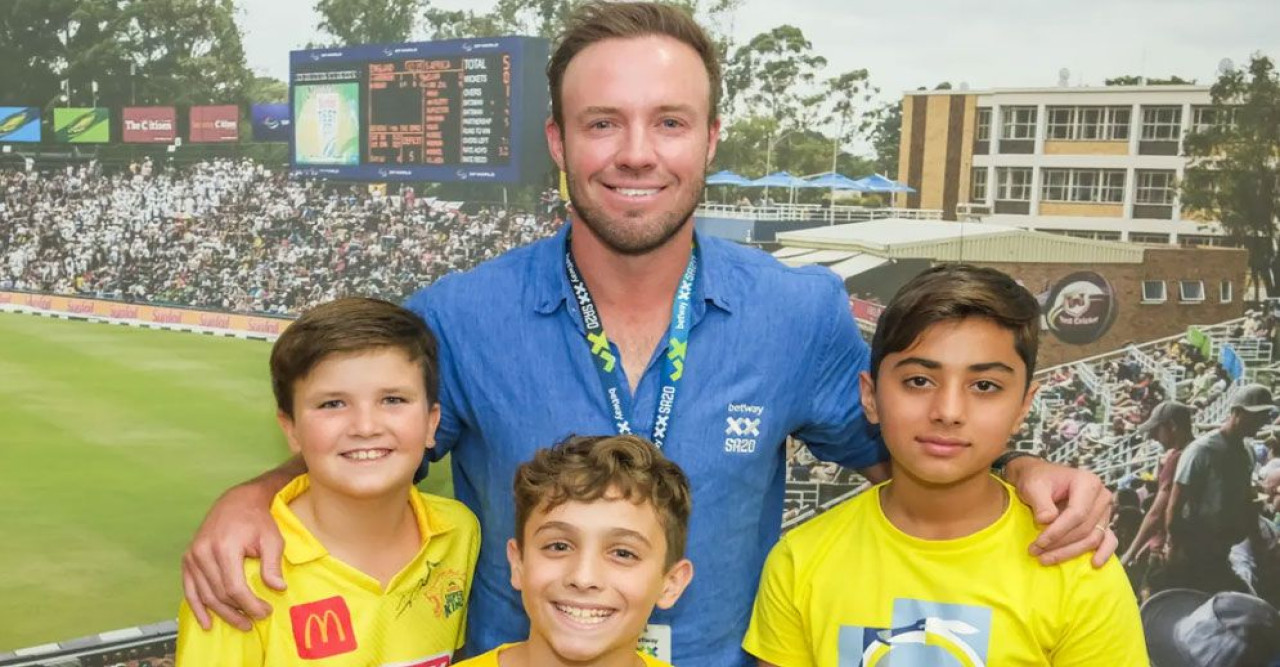 ডি ভিলিয়ার্সের ব্যাটিং তাণ্ডব, ২৮ বলে সেঞ্চুরি