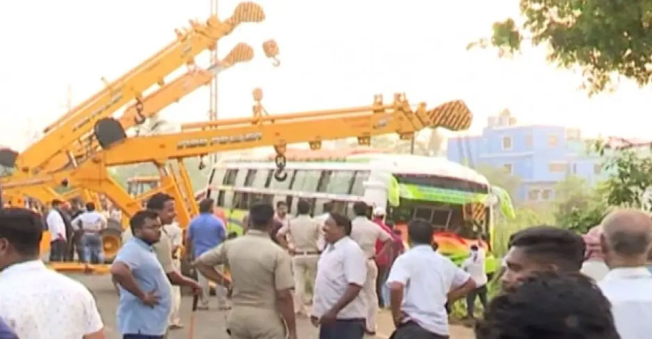 ভারতে ভয়াবহ বাস দুর্ঘটনায় নিহত ১, ছিলেন ৭০ জনের বেশি বাংলাদেশি