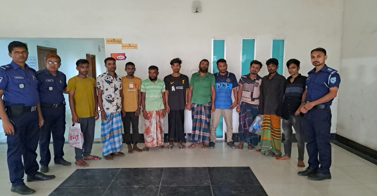 গোবিন্দগঞ্জে থানা পুলিশের অভিযানে ৪ ডাকাত  গ্রেফতার
