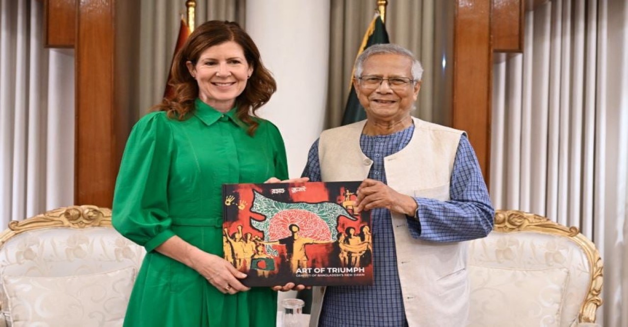 প্রধান উপদেষ্টার সঙ্গে যুক্তরাজ্যের উন্নয়নমন্ত্রীর বৈঠক: স্বচ্ছ ও অংশগ্রহণমূলক নির্বাচনের প্রতিশ্রুতি পুনর্ব্যক্ত