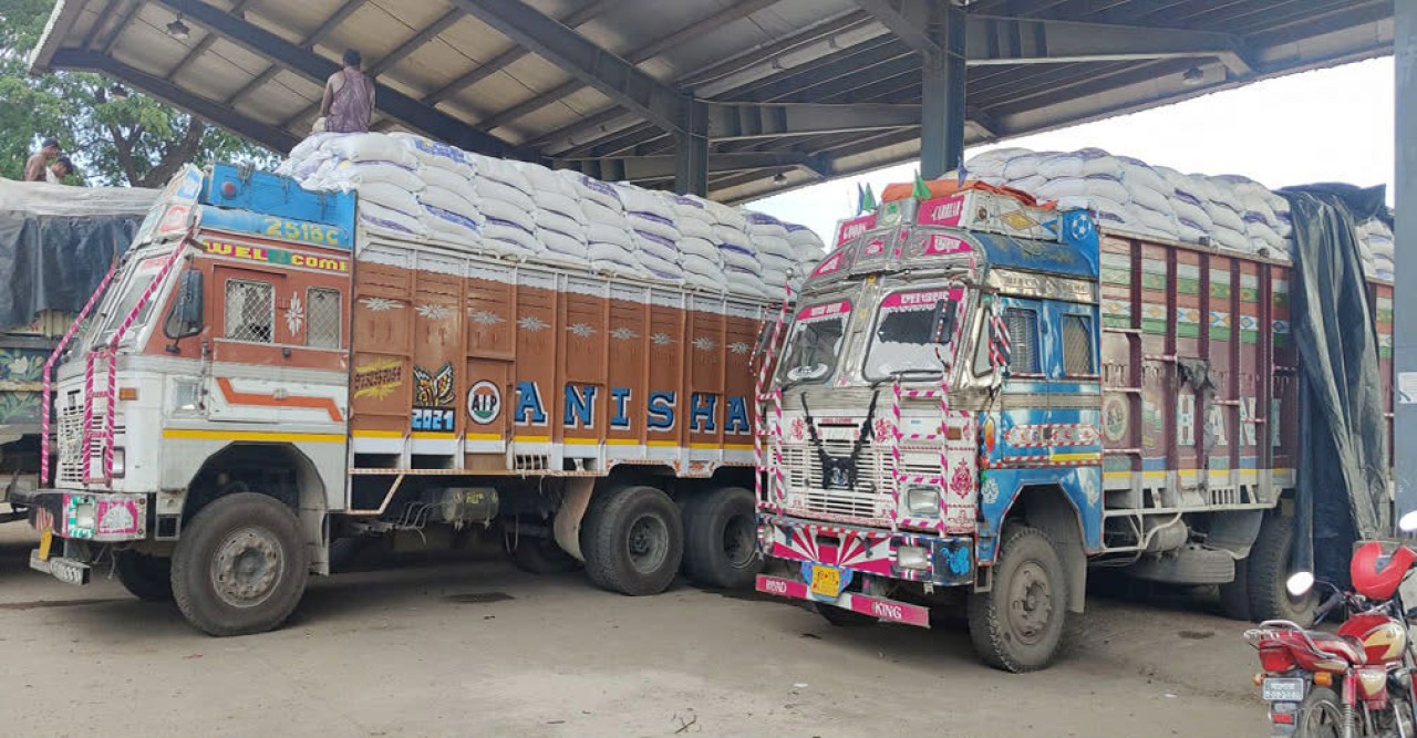 বেনাপোল বন্দর দিয়ে ১৩৫০ মেট্রিক টন চাল আমদানি