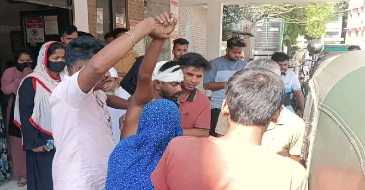 নরসিংদী কোর্ট প্রাঙ্গণে ছাত্রদল নেতার ওপর হামলা
