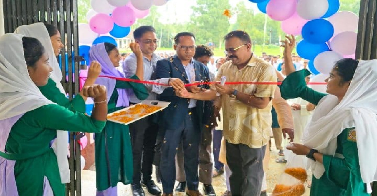 মধুপুর কুড়ালিয়া বিকে উচ্চ বিদ্যালয়ের ৪তলা ভবন উদ্বোধন