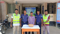 সালথা থানার পুলিশের বিশেষ অভিযানে ২ কেজি গাঁজার সহ এক মাদক ব্যবসায়ী আটক