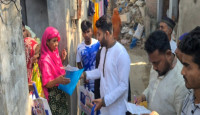 অসচ্ছল পরিবারের মাঝে ঈদ উপহার বিতরণ করলেন ছাত্রনেতা বিশাল