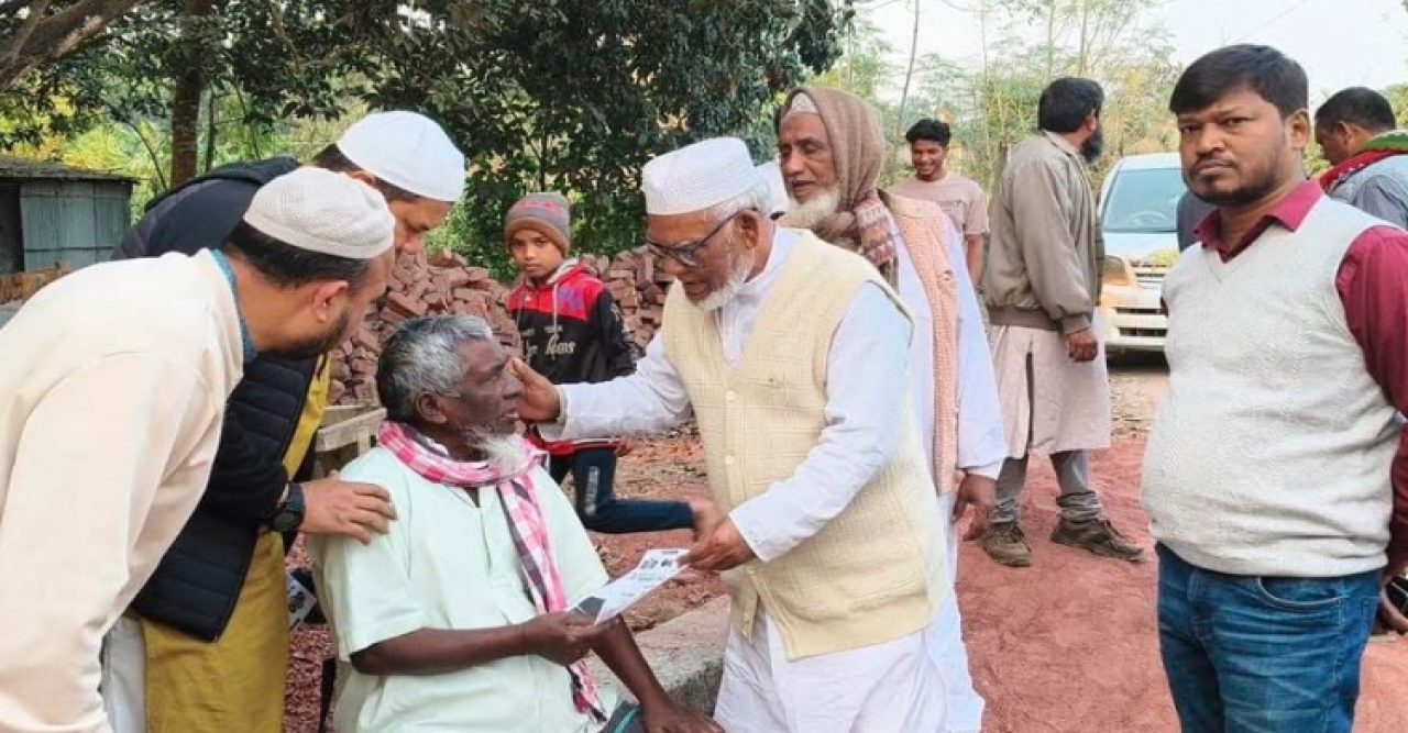গণসংযোগ ও পথসভা: চাঁপাইনবাবগঞ্জে ভোটারদের মন জয়ে ব্যস্ত বিএনপি প্রার্থীরা