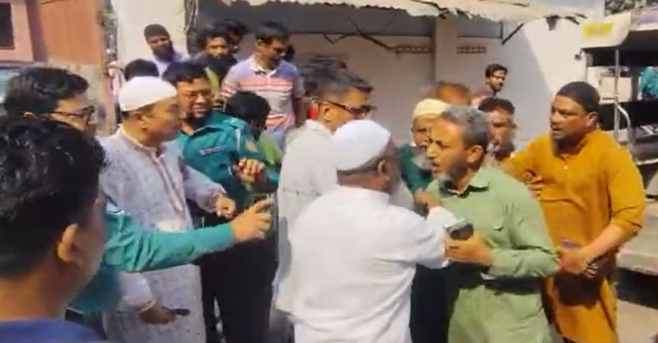 রাজশাহীতে আসামী ছাড়াতে গিয়ে থানায় বিএনপি নেতাদের হাতাহাতি, ভিডিও ভাইরাল