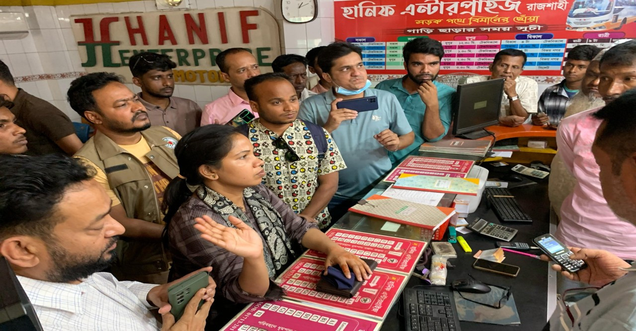 সড়ক দূর্ঘটনা রোধে রাজশাহীতে বিআরটিএ'র অভিযান, জরিমানা ১০ হাজার