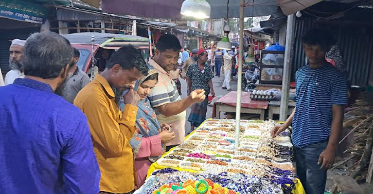 বিশ্বের ঐতিহ্যবাহী হযরত খানজাহান (রহ.) মাজারে ভক্তদের ঢল তিন দিনব্যাপী ‘খাঞ্জেলী মেলা শুরু