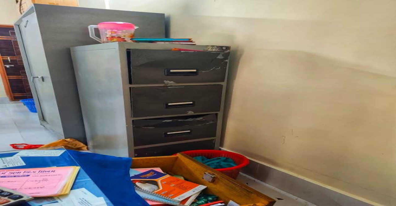 দুর্গাপুরে অফিস কক্ষ ভেঙ্গে তিন লক্ষ টাকা চুরি