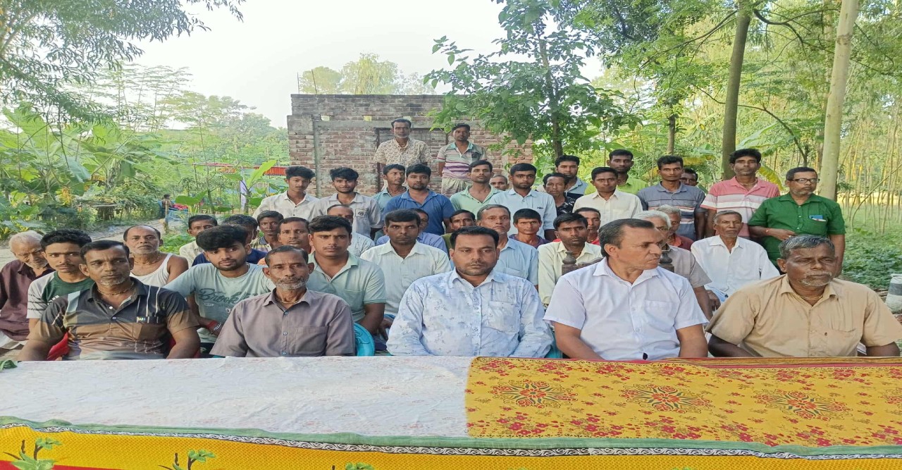 নওগাঁর মান্দায় হিন্দু সম্প্রদায়ের সার্বজনীন সামাজিক কমিটির সংবাদ সম্মেলন