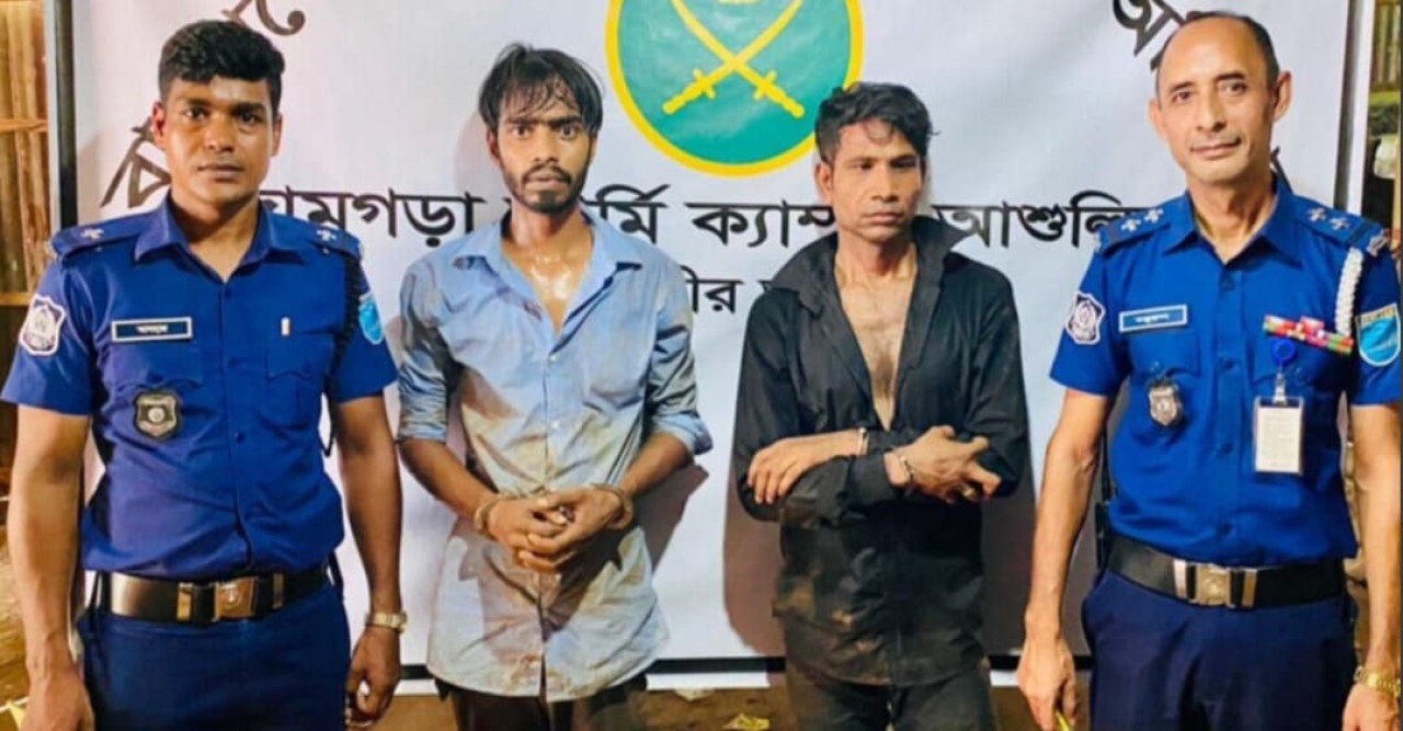 আশুলিয়ায় যৌথ বাহিনীর অভিযানে দুই ভুয়া ডিবি আটক