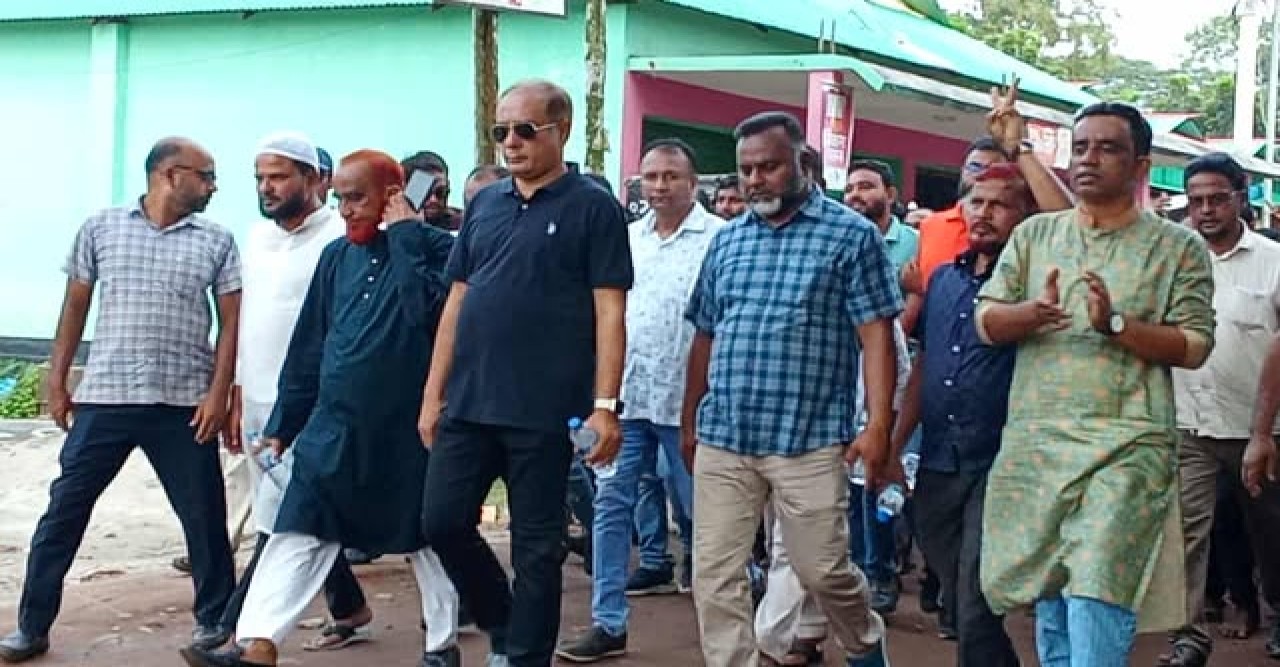নেত্রকোনা-৩ আসনের বিএনপির মনোনীত প্রার্থী ড. রফিকুল ইসলাম হিলালীর পক্ষে আটপাড়ায় গণমিছিল