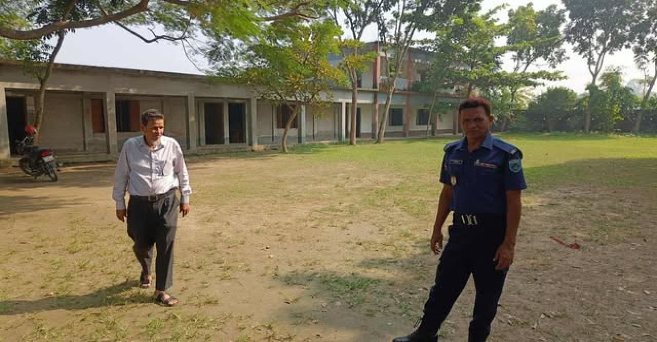 বাগমারায় কারিগরি শিক্ষা বোর্ডের আওতায় অনুষ্ঠিত হচ্ছে নবম শ্রেণির ফাইনাল পরীক্ষা
