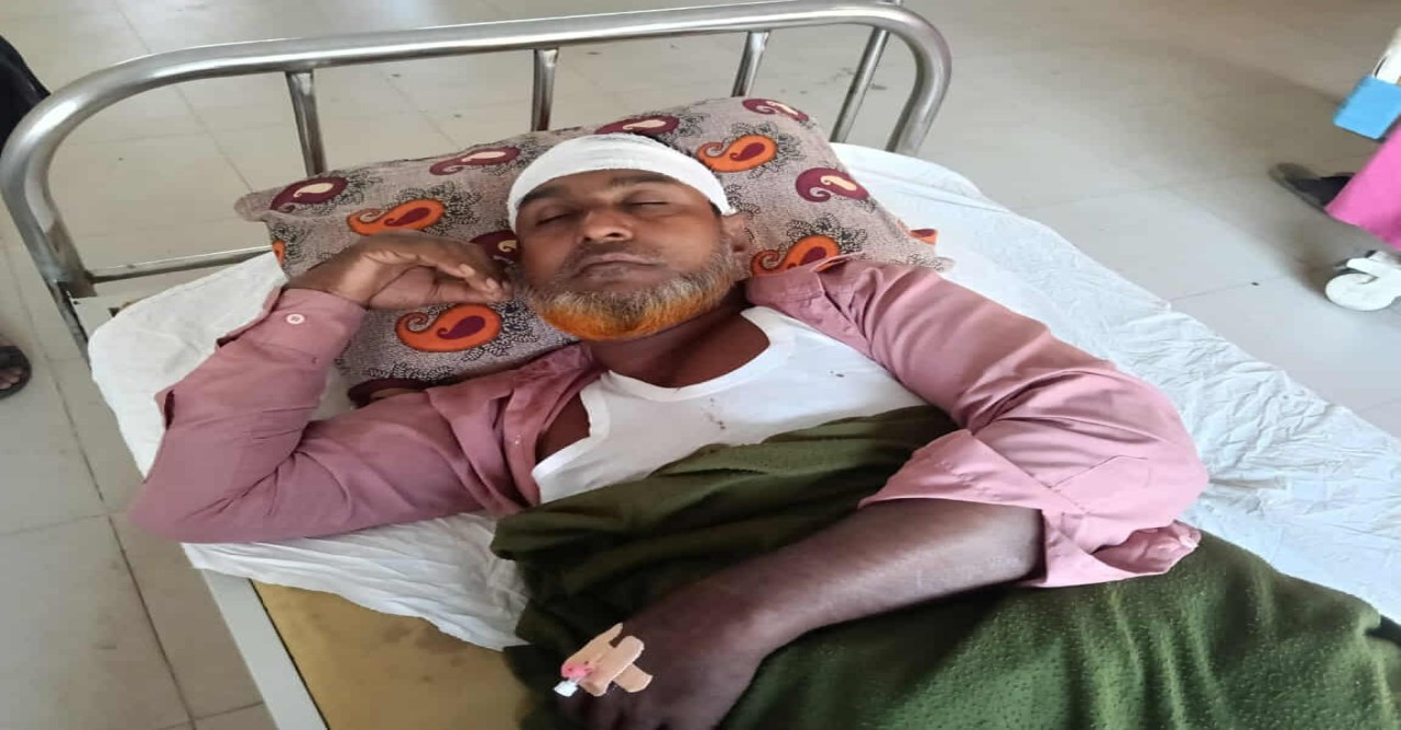 সালিশে ক্ষমা চাইতে বলায় হামলা : শার্শায় জামায়াত নেতাসহ ১০ জনকে কুপিয়ে জখম