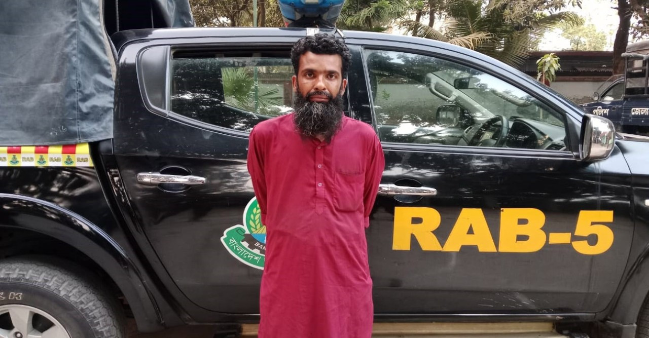 মাদ্রাসা ছাত্রকে চাপা দিয়ে পালানোর সময় ট্রাকচালক গ্রেপ্তার