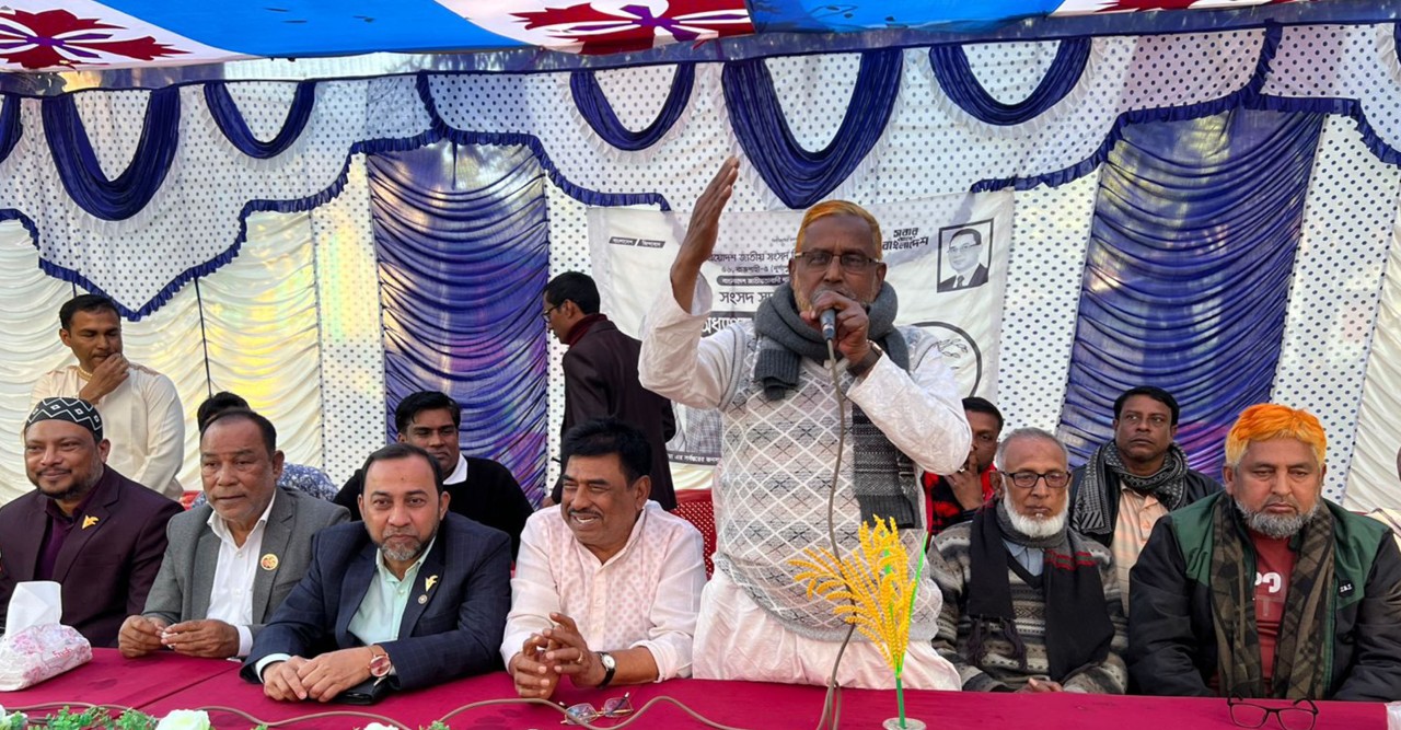 রাজশাহী-৫ পুঠিয়া-দূর্গাপুর আসনের বিএনপি মনোনীত পার্থী নির্বাচনী ক্যাম্পিং শেষে ভোট চাইলেন"ধানের শীষে"