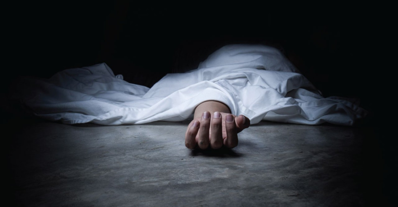 মহাদেবপুরে সড়কের পাশে মিলল নারীর মরদেহ