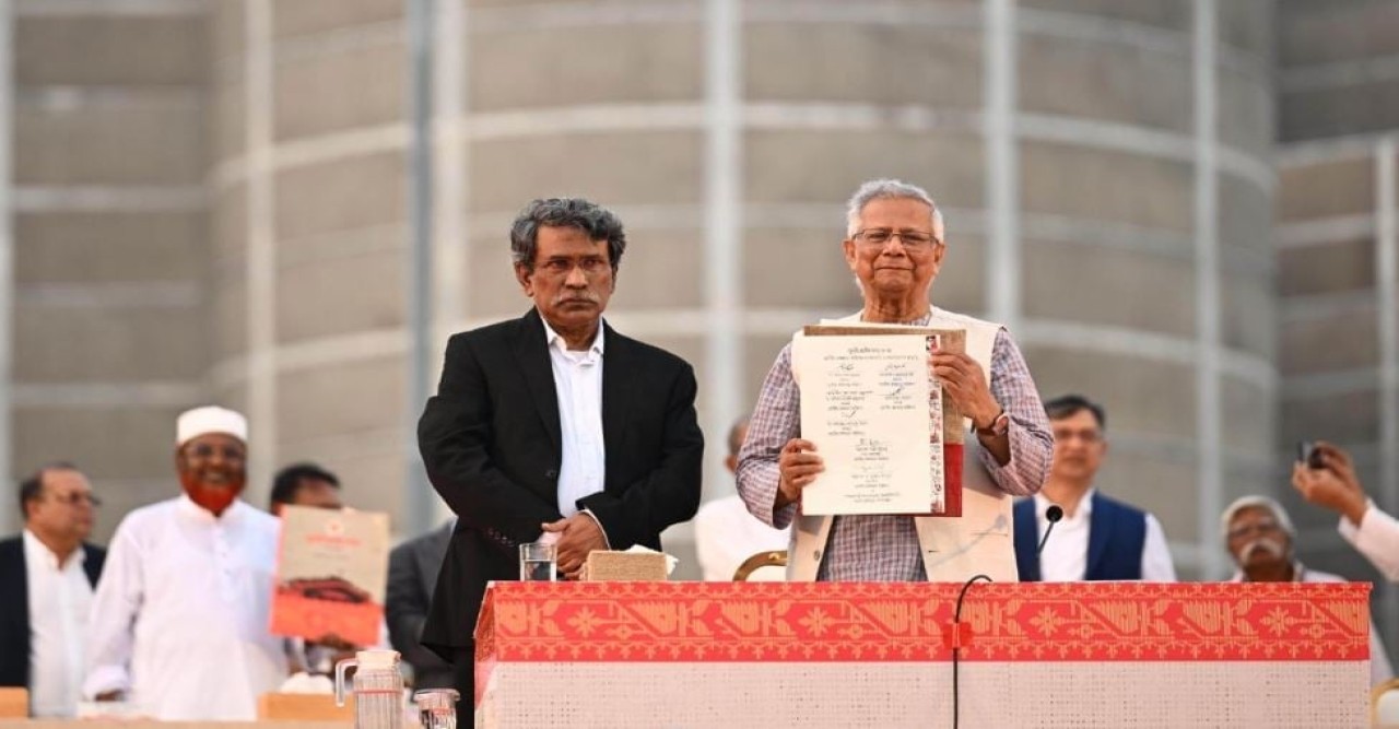 ঐতিহাসিক জুলাই জাতীয় সনদে স্বাক্ষর করলেন প্রধান উপদেষ্টা ও রাজনৈতিক দলের নেতারা