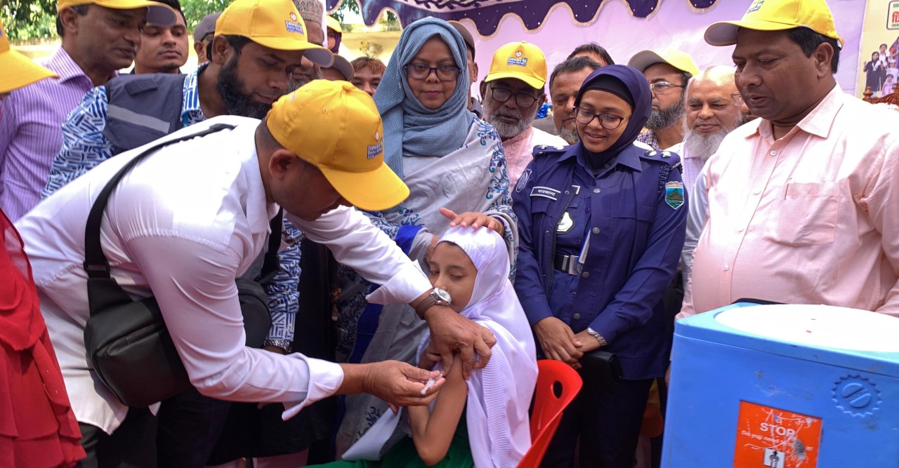 রাজশাহীতে টাইফয়েড টিকাদান ক্যাম্পেইন শুরু